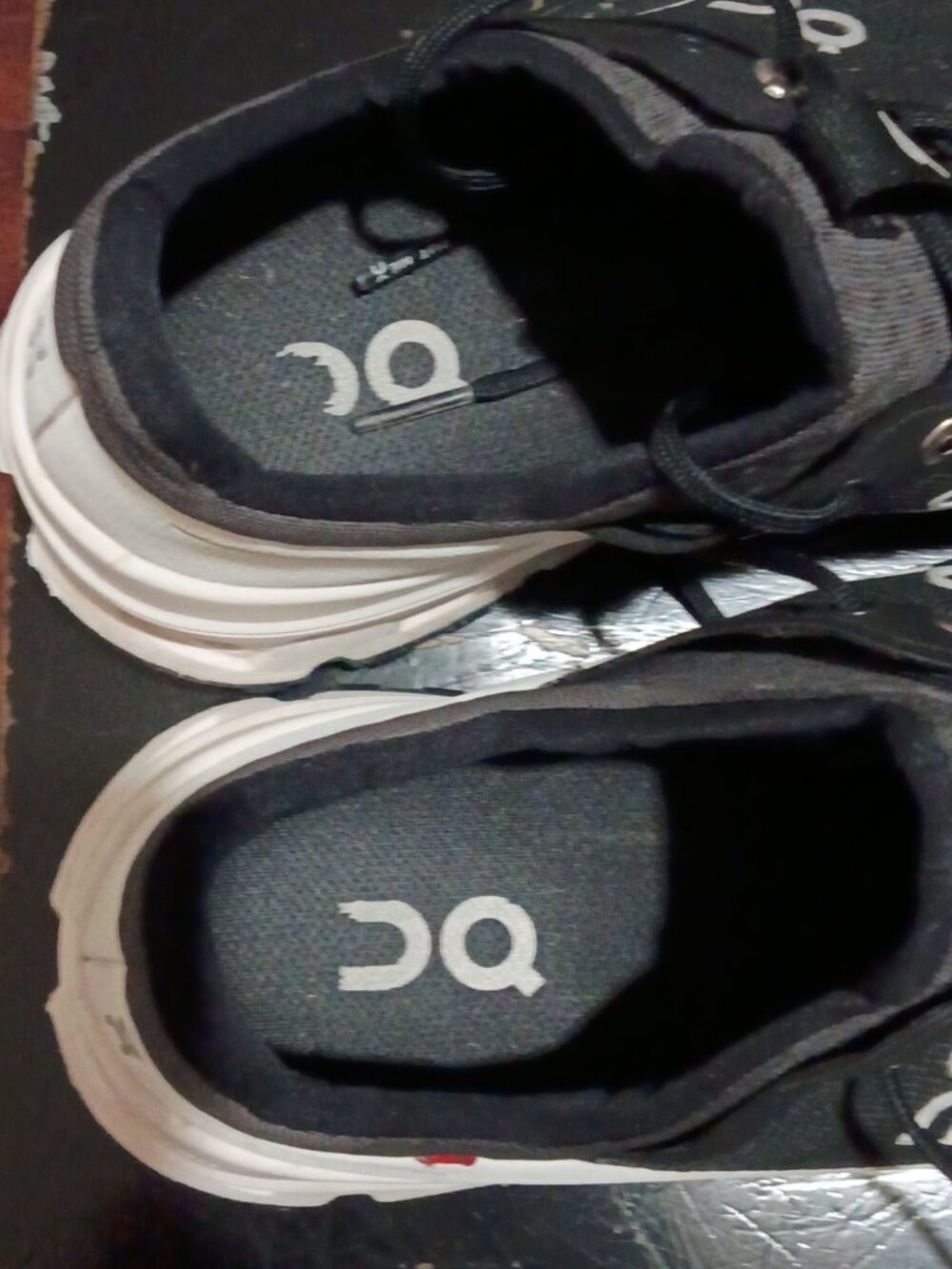 On Cloudultra Swiss Engineering Women's Size 9.5 Running Shoes Black White - Picture 11 of 13